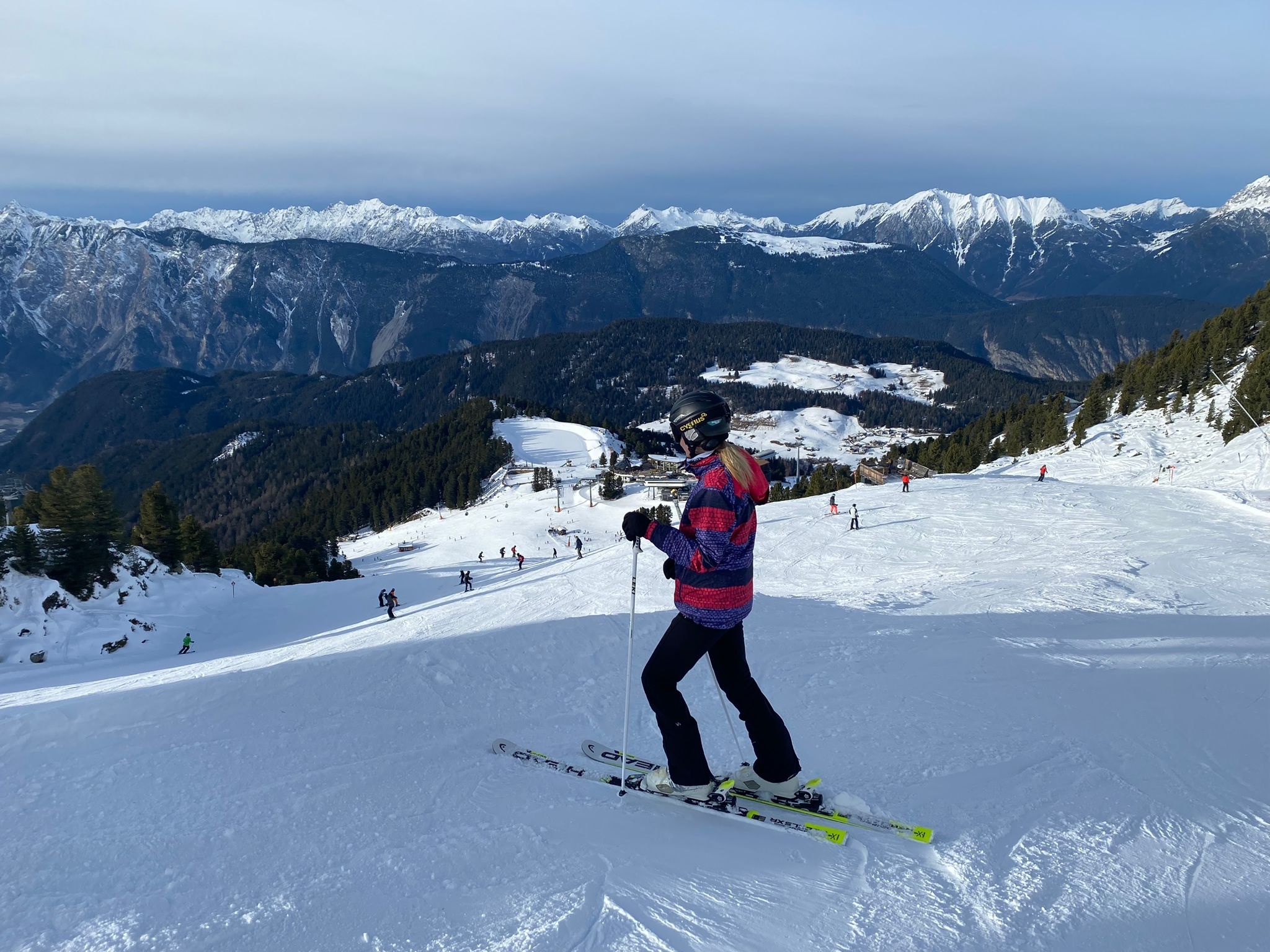 Anna beim Skifahren in Hochötz