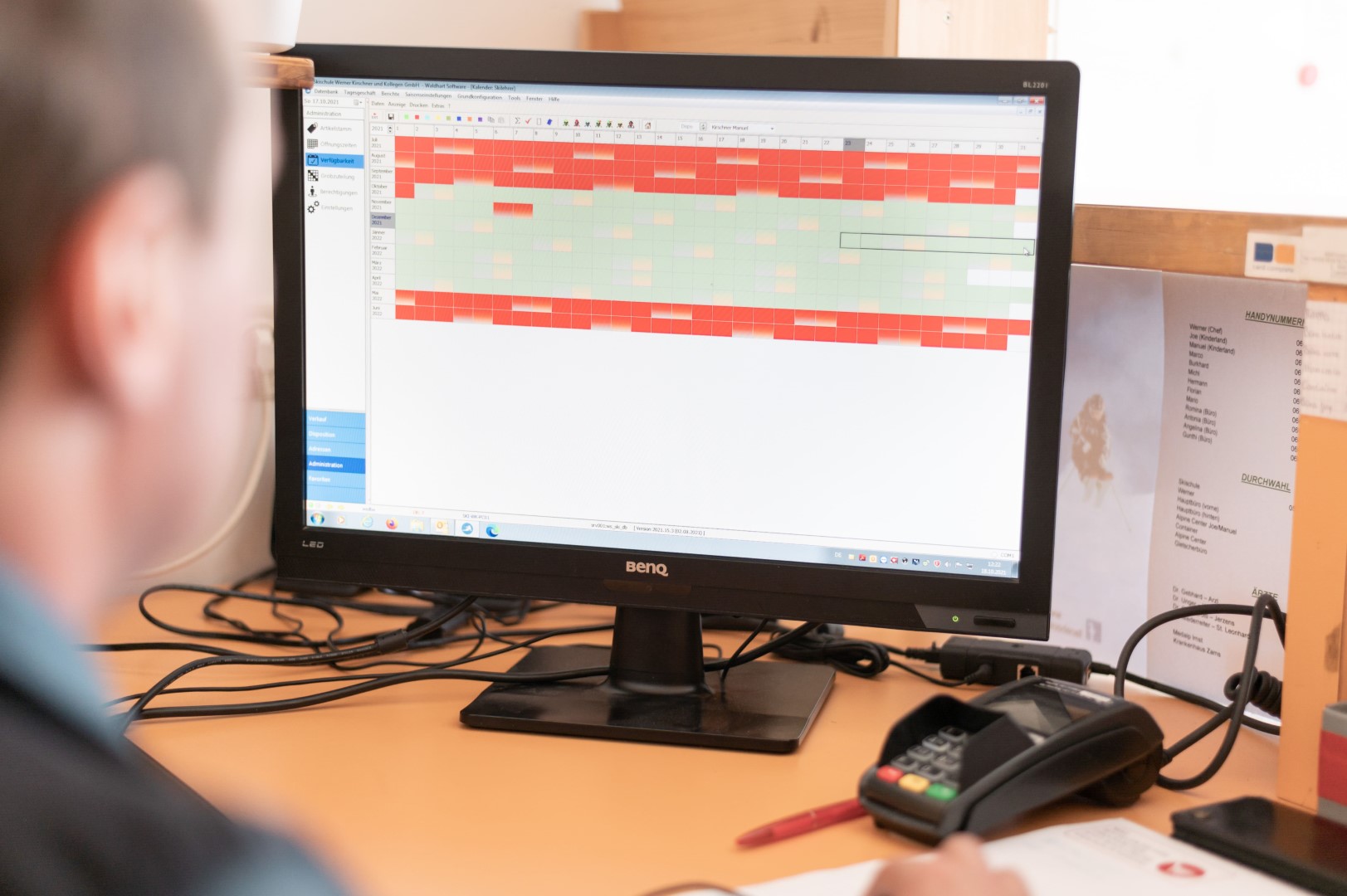 Working with ski school software calendar in the ski school office